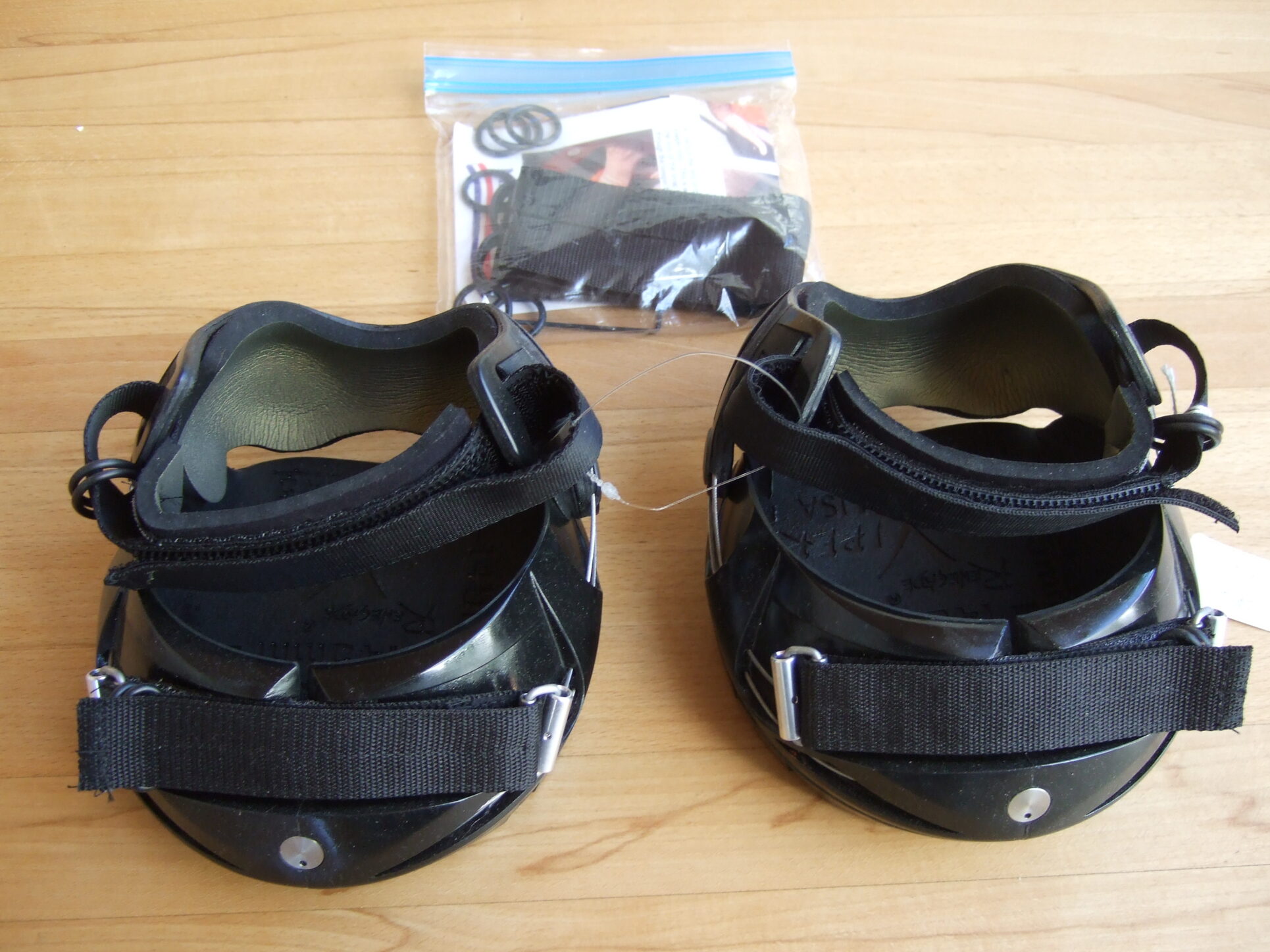 Viper 145x145 schwarz mit Spikes